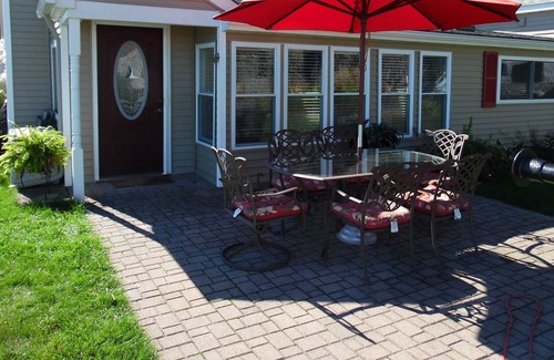 Valois Cabaña | casa romántica en el nivel de Seneca Lake Front.