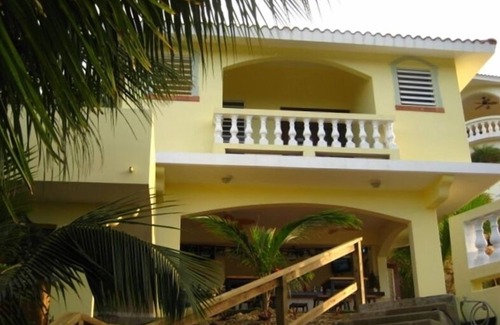 Puntas Apartamento | Romantic Honeymoon Suite in Barrio Puntas Rincon. Short walk to Sandy Beach