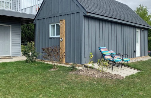 Ashfield-Colborne-Wawanosh Cabaña | Romantic Huron Waterfront Cottage/ pet friendly / Private Beach/OutShower/ pool