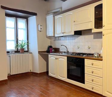 Passignano sul Trasimeno Casa | Romantic Escape in Medioeval Passignano -Lake View