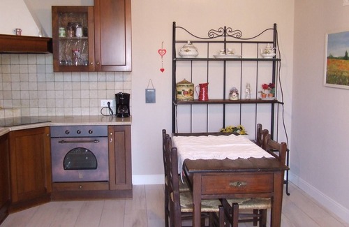 San Felice del Benaco Apartamento | Romántico y luminoso apartamento, ubicado en un pequeño paraíso en el lago de Garda