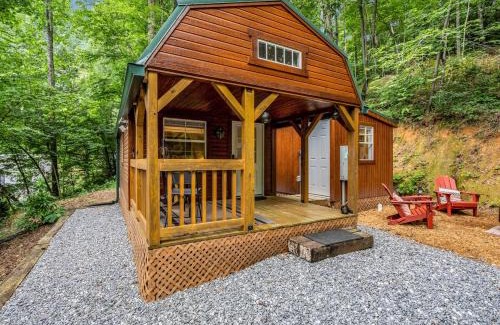 Lake Lure Casa | Romantic King-Bed Couples Cabin Lake Lure