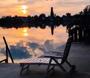 Szigetszentmiklos Casa | Romantic Lakeside Retreat - Nature Sport near Bp
