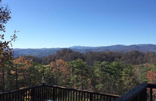 Ferguson Cabina | Romantic Leatherwood Mtn Log Home 19. 3 acres / Vista panorámica / Cerca de Boone