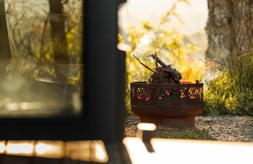 Glenquarry Villa | Romantic luxury tiny home in an idyllic setting