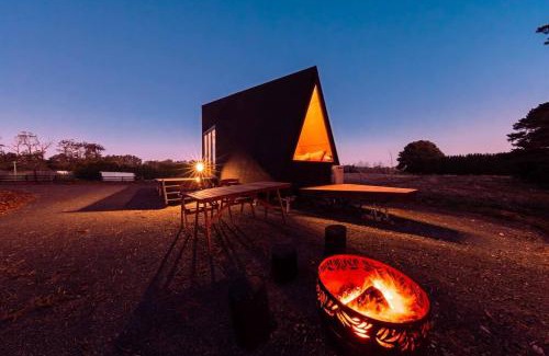 Glenquarry Villa | Romantic luxury tiny home in an idyllic setting