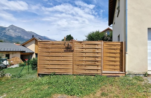 Chabottes Apartamento | Romantic mountain escape, private Jacuzzi.