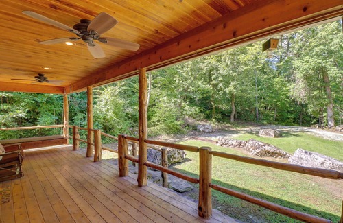 Mountain View Cabaña | Romantic Mountain View Cabin Rental Near Downtown!