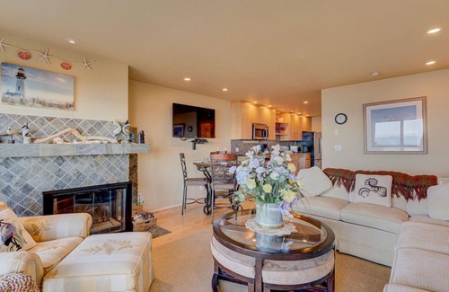 Otter Rock Apartamento | Romantic Ocean-View Suite with King Bed
