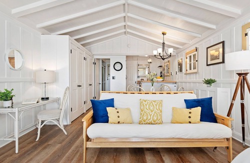 Montecito Apartamento | Le Petit Bijou - Estudio romántico frente al mar con terraza para vistas del atardecer
