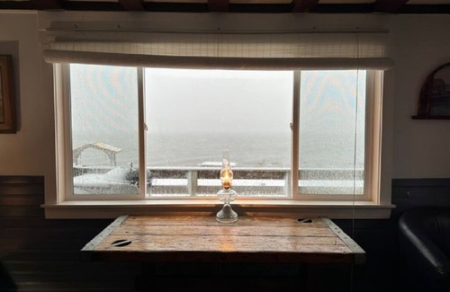 Orleans Cabaña | Romántica Orleans Waterfront Cottage!