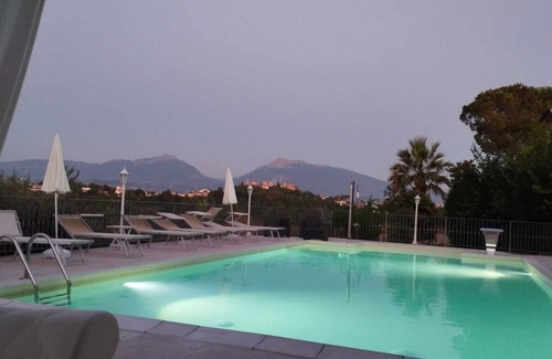 Sant'Omero Apartamento | ROMANTIC PENTHOUSE 7 BEDS