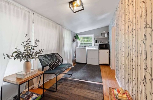 Pocono Pines Casa | Romantic Pet-Friendly Bungalow
