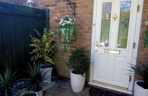 Middlesbrough Cabaña | Romantic Cottage & Garden For Two North Yorkshire