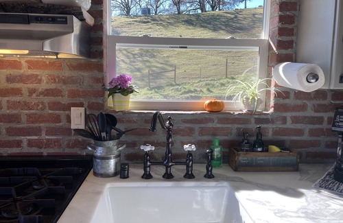 California Wine Country Casa | Romantic Private Getaway! Hot tub, Fireplace and Views!