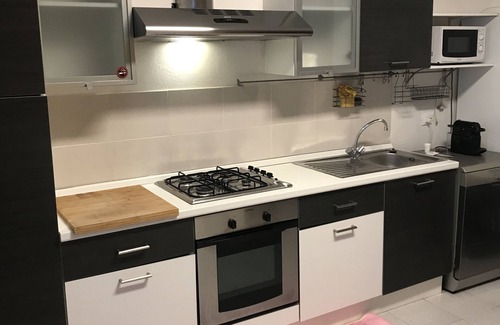 Est Apartamento | Romantic, Quiet apartment with private Garden/patio with all amenities