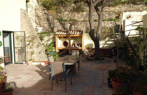 El Cortijo Grande Villa | Romántico molino restaurado con piscina en jardines privados. Wi-Fi gratis.