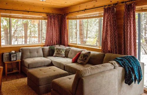 Winthrop Casa | Romantic Riverfront Cottage - 1 Mile to Winthrop!