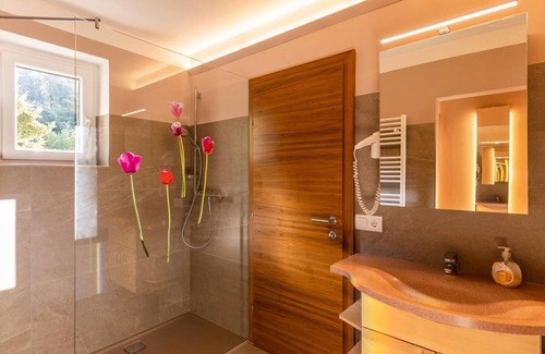 Fuschl am See Cama Y Desayuno | Habitación romántica "Pera" con acceso al jardín de invierno - Haus Bergblick