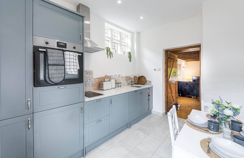 Ford Cabaña | Romantic Seaside Retreat Near Arundel