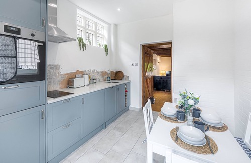 Ford Cabaña | Romantic Seaside Retreat Near Arundel