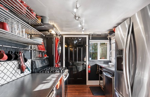 Hough Apartamento | Romantic Stay For Two In Classy Downtown Apartment
