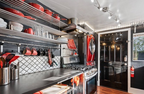 Hough Apartamento | Romantic Stay For Two In Classy Downtown Apartment