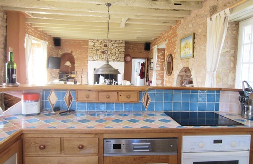 Marnac Cabaña | Elegante casa de carácter con piscina privada y magníficas vistas al campo.
