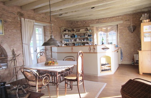 Marnac Cabaña | Elegante casa de carácter con piscina privada y magníficas vistas al campo.