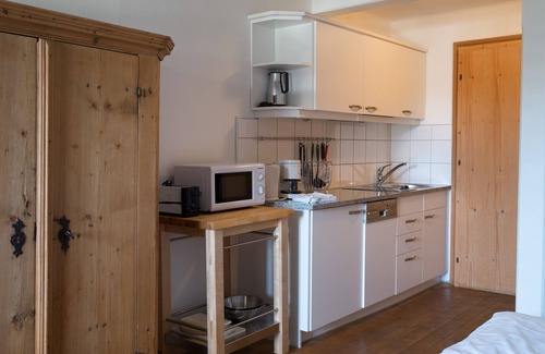 Telfes im Stubai Apartamento | Estudio romántico con jardín, PISCINA, ferrocarriles de montaña gratis.