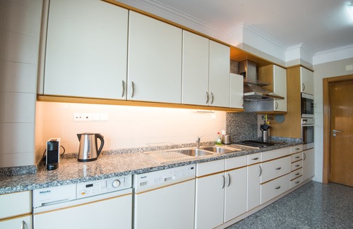Estoril Condominio | Puesta de sol romántica, excelente Central Sunny Ap. Vista al mar / playas, 3 habitaciones / 3 baños
