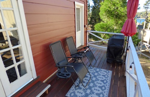 Cedar Glen Cabina | Romantic Tiny Cabin- With Lake View