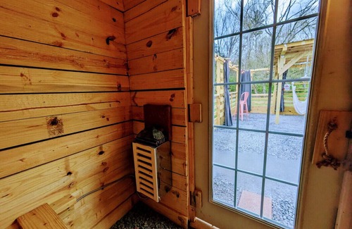 Newport Casa | Romantic Tiny Home in Goat Farm w King Bed Outdoor Tub Sauna