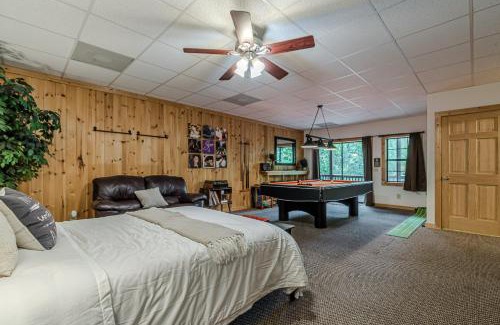 Cleveland Casa | Romantic Tip Top Hideaway, 10 MINUTE FROM HELEN WATER TUBING, BOOK 2 NIGHTS GET 1 NIGHT FREE