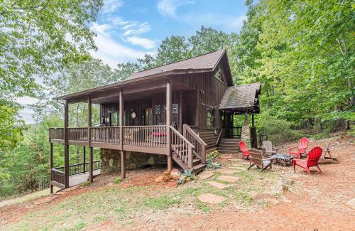 Cleveland Casa | Romantic Tip Top Hideaway, 10 MINUTE FROM HELEN WATER TUBING, BOOK 2 NIGHTS GET 1 NIGHT FREE