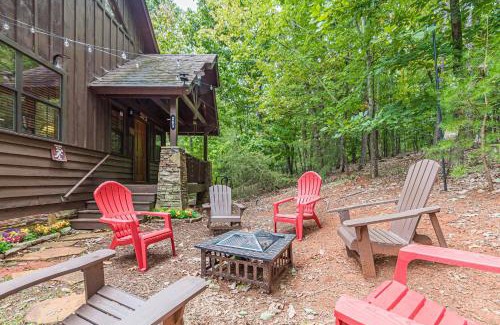 Cleveland Casa | Romantic Tip Top Hideaway, 10 MINUTE FROM HELEN WATER TUBING, BOOK 2 NIGHTS GET 1 NIGHT FREE
