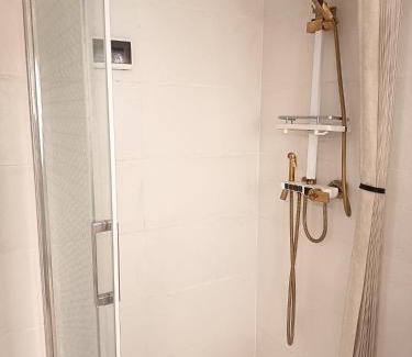 Aiora Apartamento | Romantic trip only one room Close to Metro Sea