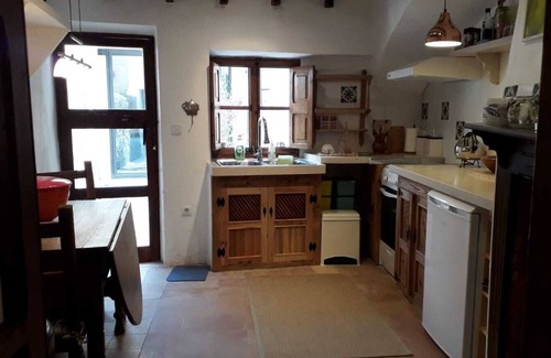Bunyola Casa | Casa de pueblo romántica - ubicación pintoresca, elaboradamente reformada en 2019