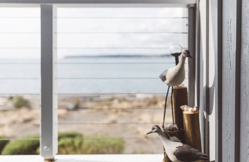Blaine Casa | Romantic Waterfront Escape with Private Beach