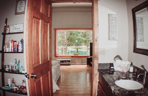 Clark Fork Cabina | Romántico Waterfront Shabby Chic Cabin en el río Clark Fork! #SwankyCabin