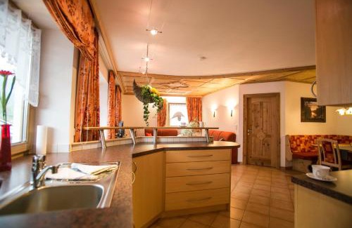 Haller Casa | Romantikferienhaus am Brändle