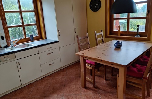 Muritz Otro | Romantische Reetgedeckte Bauernhaushälfte in Alt Rehse