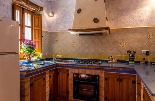 Guajar Faraguit Casa | Romatic Andalusian village house, solar-heated Jacuzzi cave pool