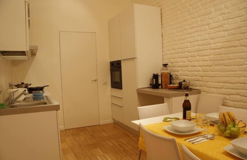 Rione XVIII Castro Pretorio Apartamento | Roma: Nuevo Piso desde 3 hasta 10 personas: central moderno y tranquilo