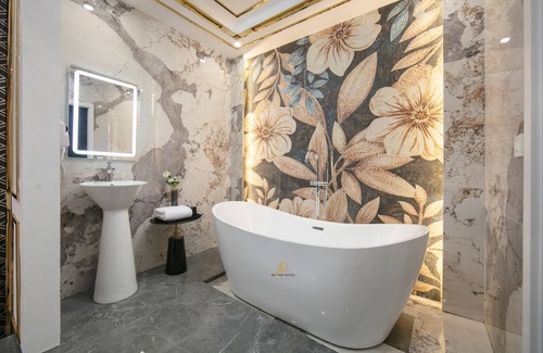 Hoang Mai Hotel | Romeo Hotel Linh Dam 1 - by BAY LUXURY