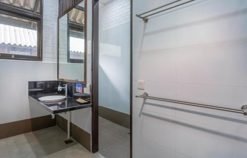 Sembrong Cabina | Rompin Rainforest Lodge