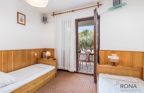 Gajac Apartamento | Rona apartment Josip for 2+2 persons