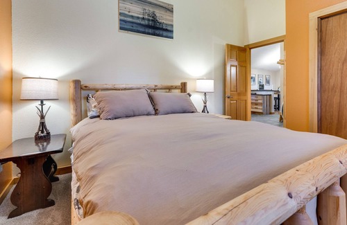 Roslyn Ridge Cabina | Ronald Cabin w/ Private Deck: Near Cle Elum Lake!