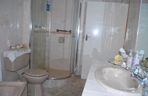 Rustenburg Casa | Ronique's Guest House