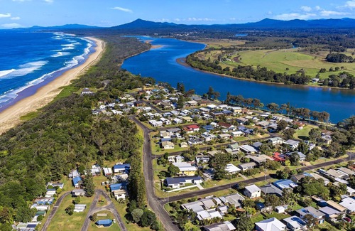 Mylestom Casa | Ronnie's Cottage in Mylestom is a character-filled, vintage retreat